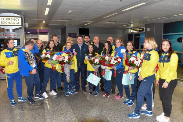 Найкращу команду Європи в аеропорту зустрічав міністр молоді та спорту Ігор Жданов