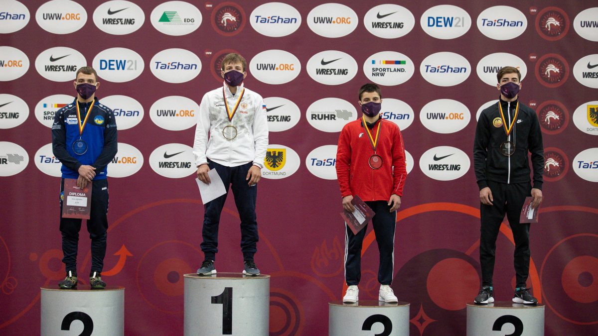 ЧЄ серед юніорів: Микита Гончаров – віце-чемпіон, Данило Стасюк – бронзовий призер.