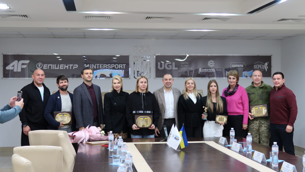Асоціація спортивної боротьби отримала відзнаку від НОК. Алла Белінська – краща спортсменка вересня!